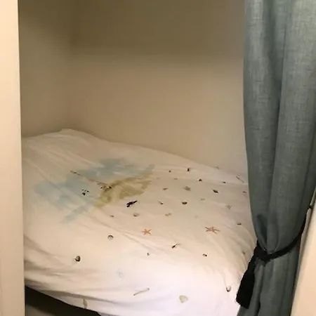 Renovated With Swimming Pool Within Walking Distance Of The T127 Appartamento Ostenda