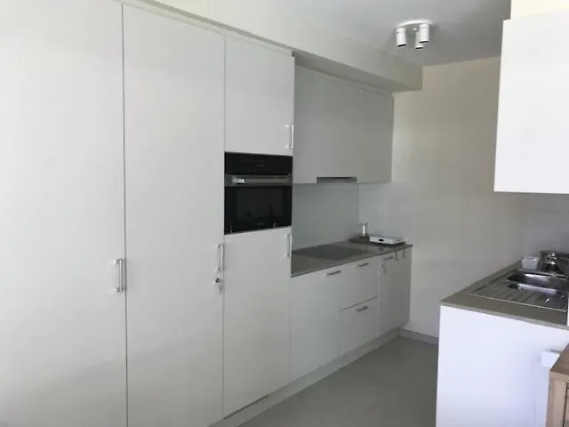 아파트 Renovated With Swimming Pool Within Walking Distance Of The T127 오스텐드